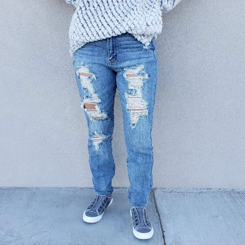 Judy Blue Light Wash Destroyed Boyfriend Jeans